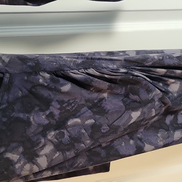 Banana Republic faux wrap light weight dress, size large - Picture 3 of 3